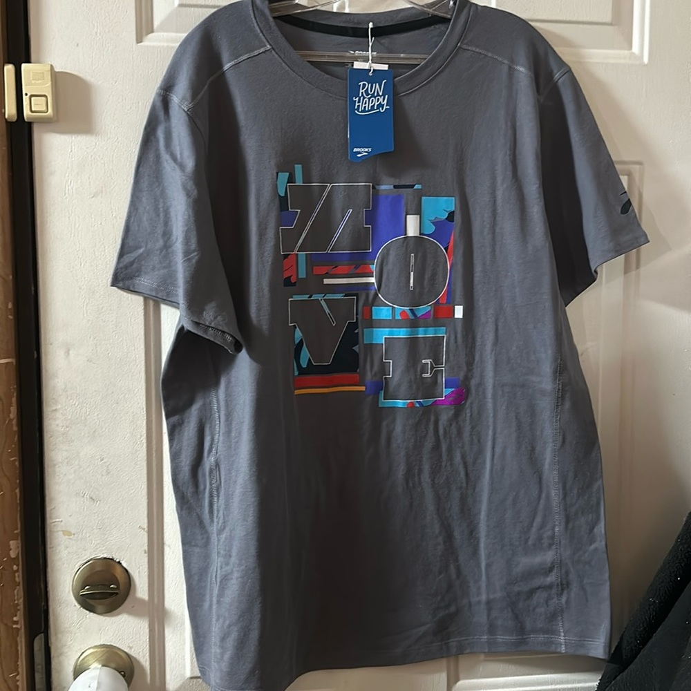 Brooks Men's Empower Her Distance Short Sleeve T-Shirt: GRAY: NEW WITH TAGS: XL